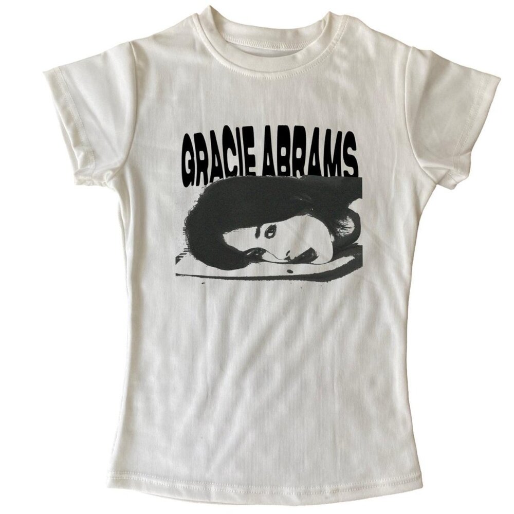 💓super cute Gracie Abrams baby tee💓